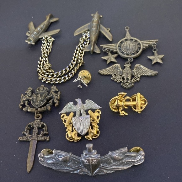 7 Military Pins Vintage Anchor, Planes, Eagles, Brass, Gold - Picture 2 of 10